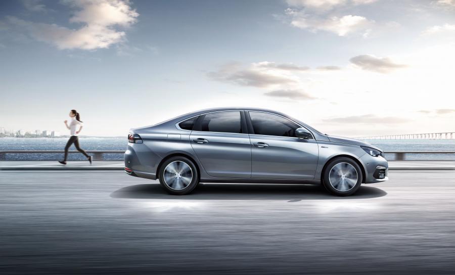  Peugeot 308 Sedan 2016 года  (CN) (фото 3 из 9)